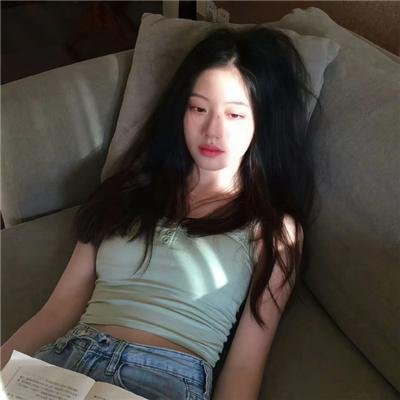 黑夜中的玻璃人偶